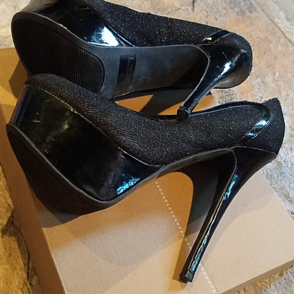 Stiletto - Picture 3 of 8